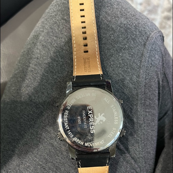 Nice mens watch unique style with leather band - Picture 2 of 2